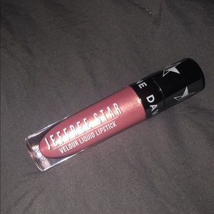 Jeffree star liquid lipstick in RYLAND